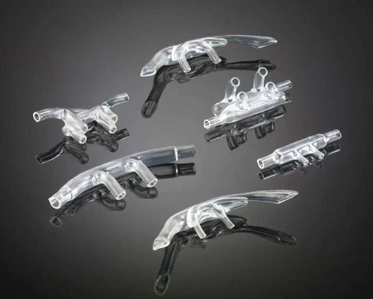 Syringe and needle cap set for medical and laboratory applications.